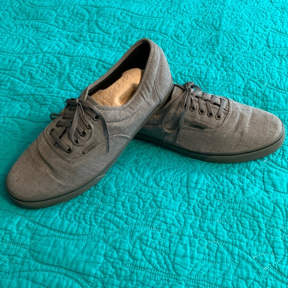 Vans - Picture 1 of 8